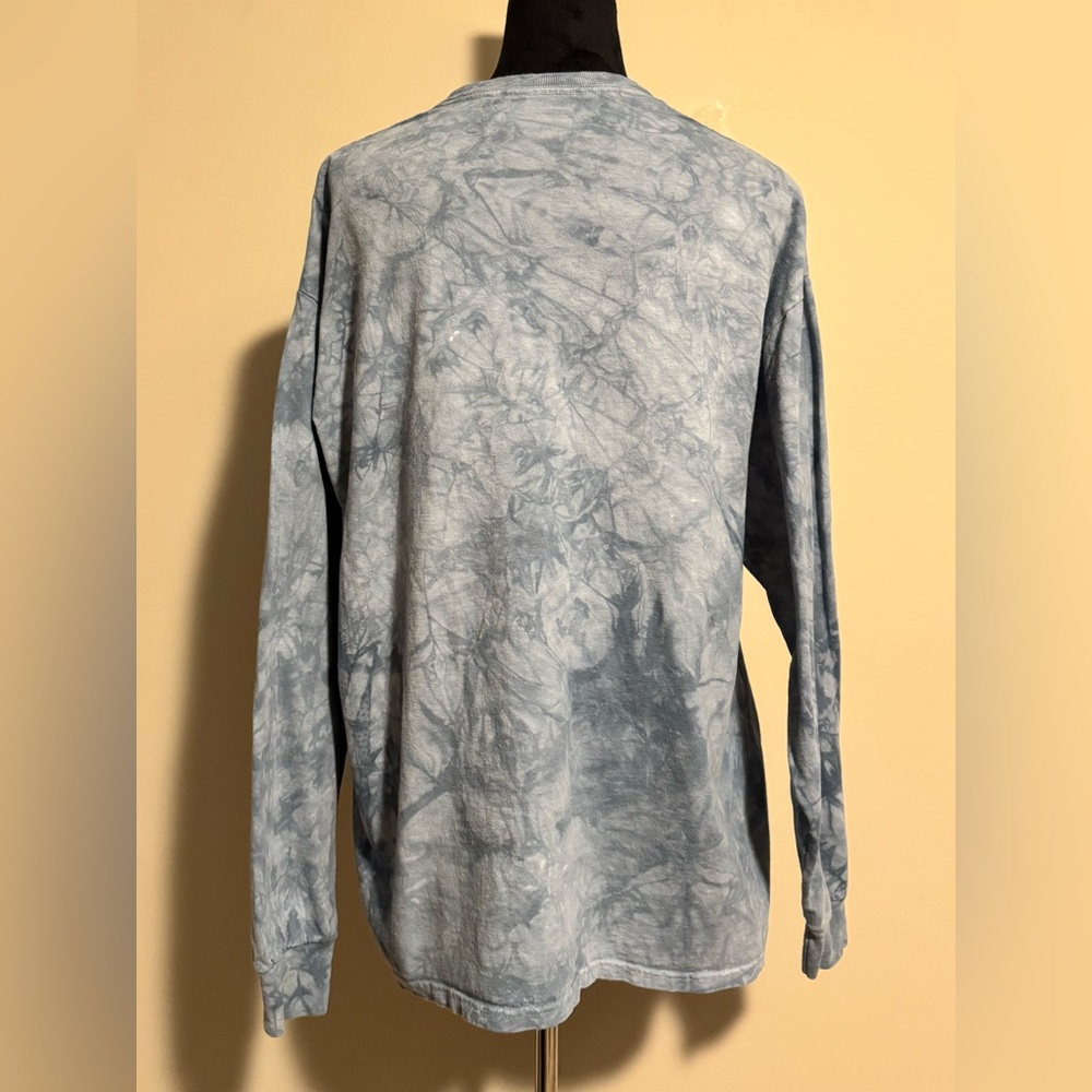 EUC The Mountain Blue and White Snow Plow Wolf Graphic Long Sleeve Tee size XL - Picture 7 of 11